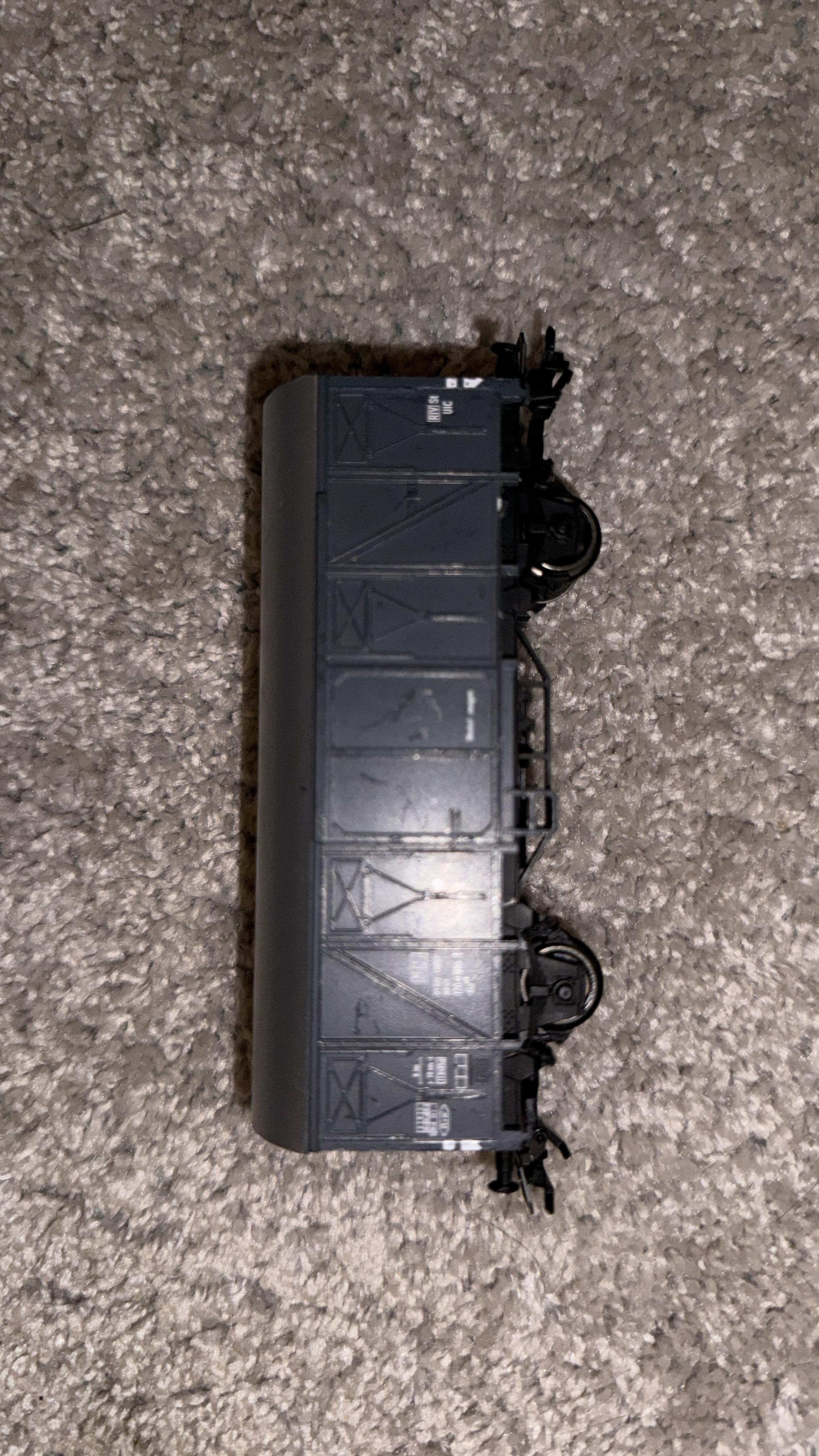 Titelbild Gedeckter Güterwaggon blau grau