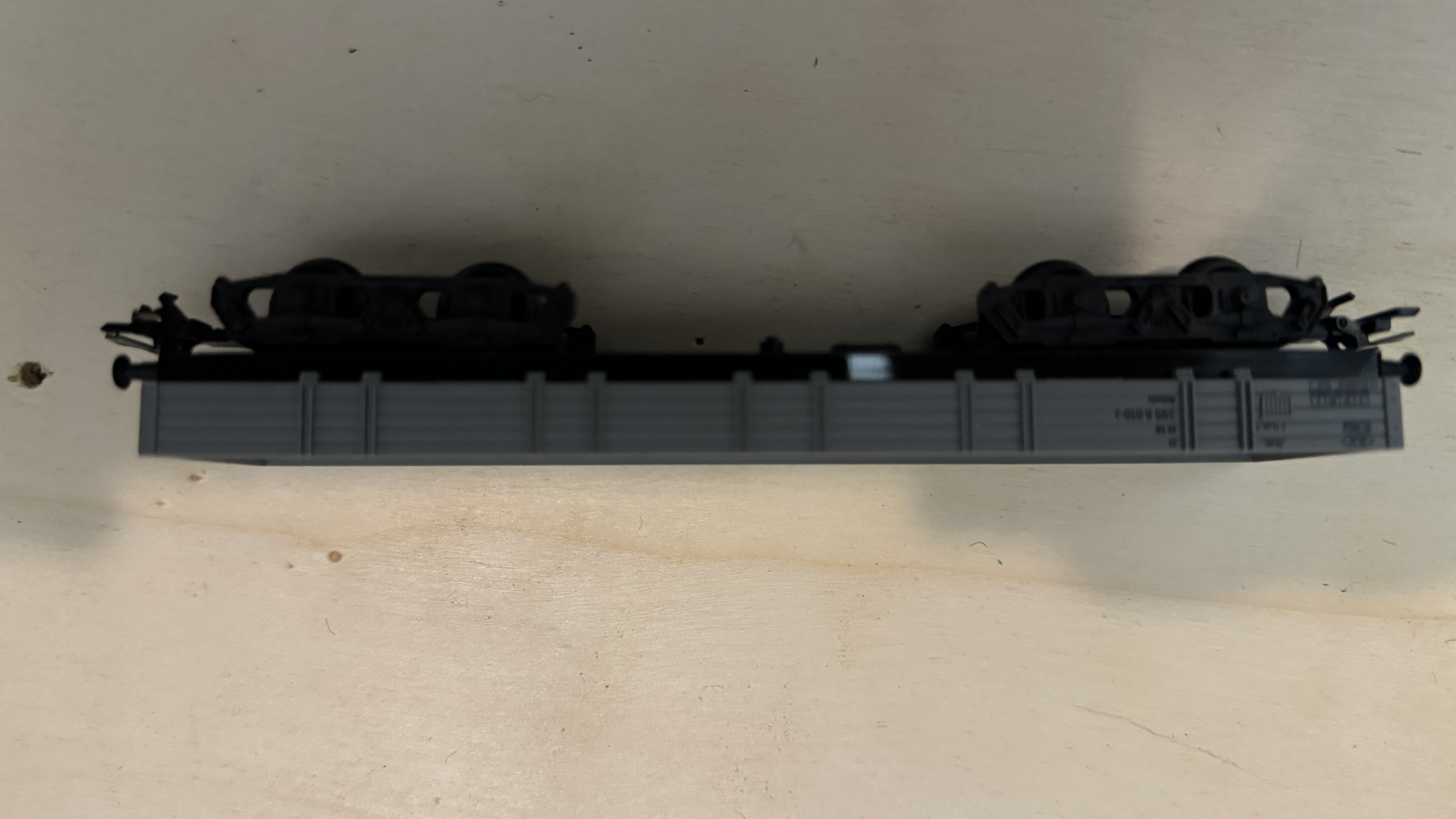 Titelbild Niederbordwaggon grau 4 achsig