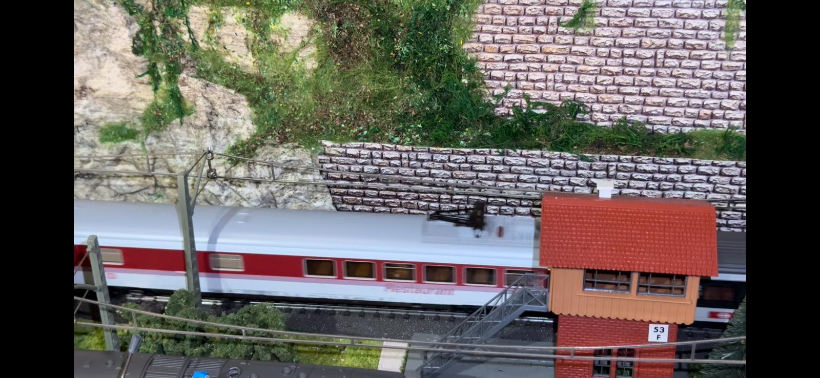 Titelbild Bordrestaurant IC rot