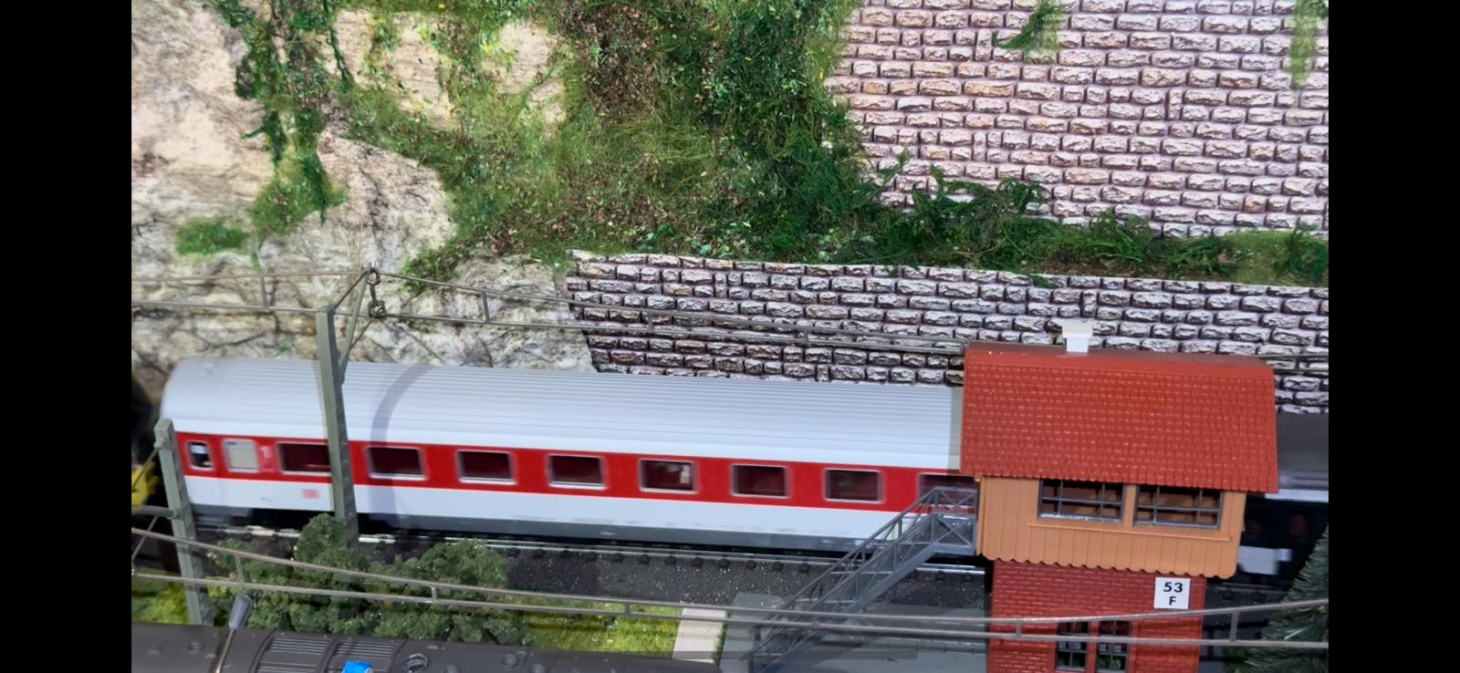 Titelbild IC Reisewagen 1. Klasse rot