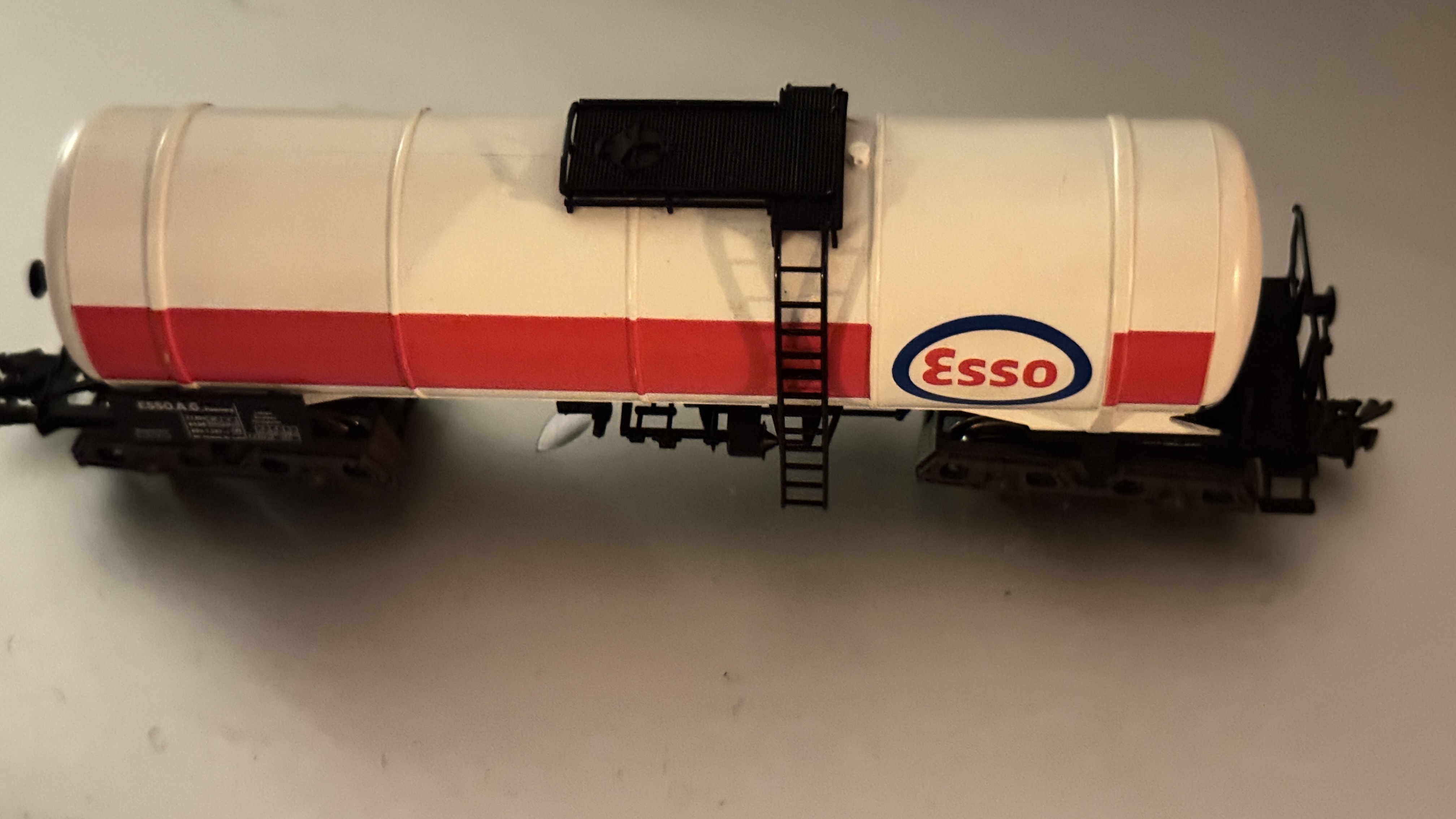 Titelbild Kesselwaggon Esso 4 achsig