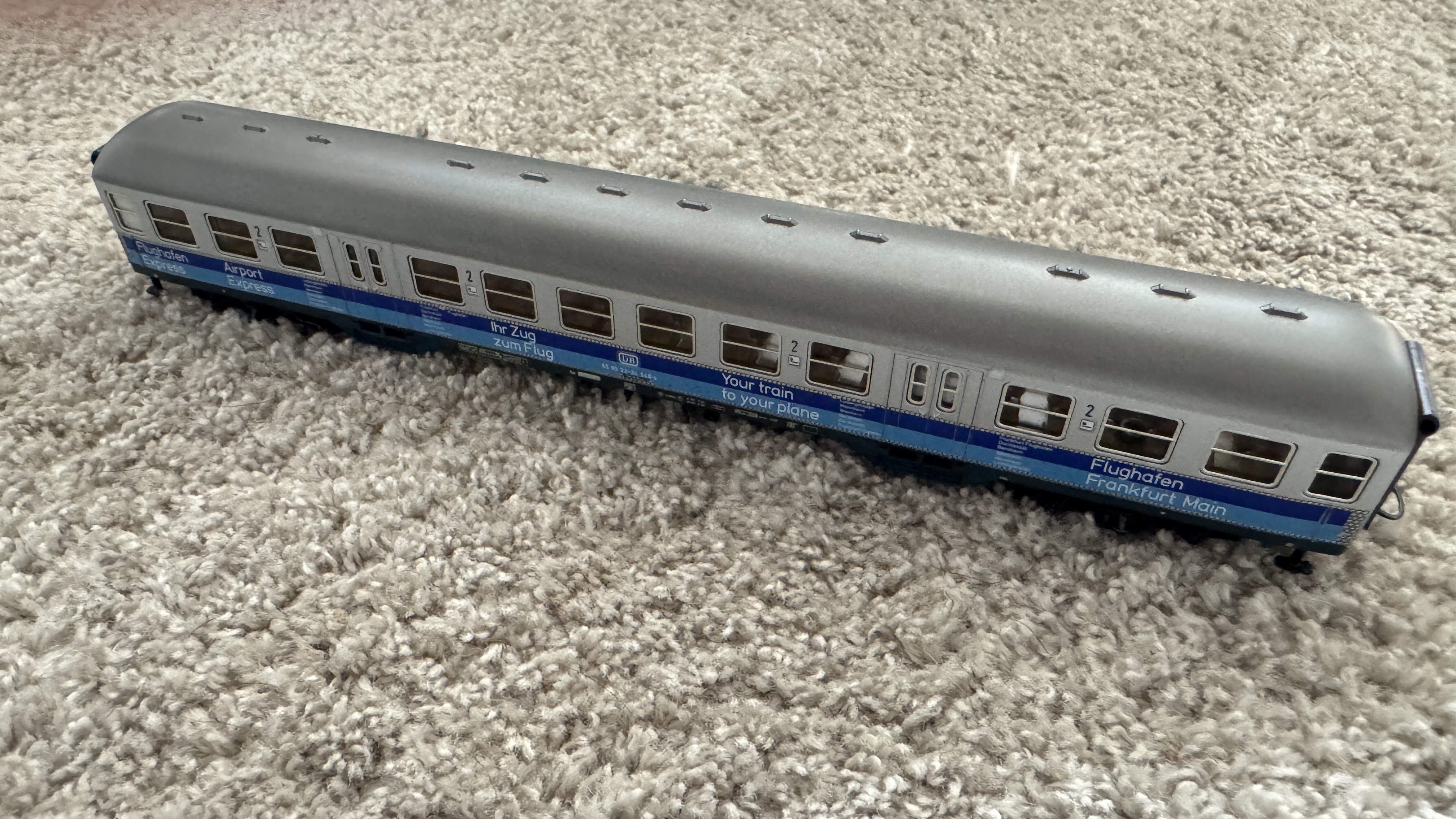 Titelbild Silberling AirPort Express 2. Klasse (2)